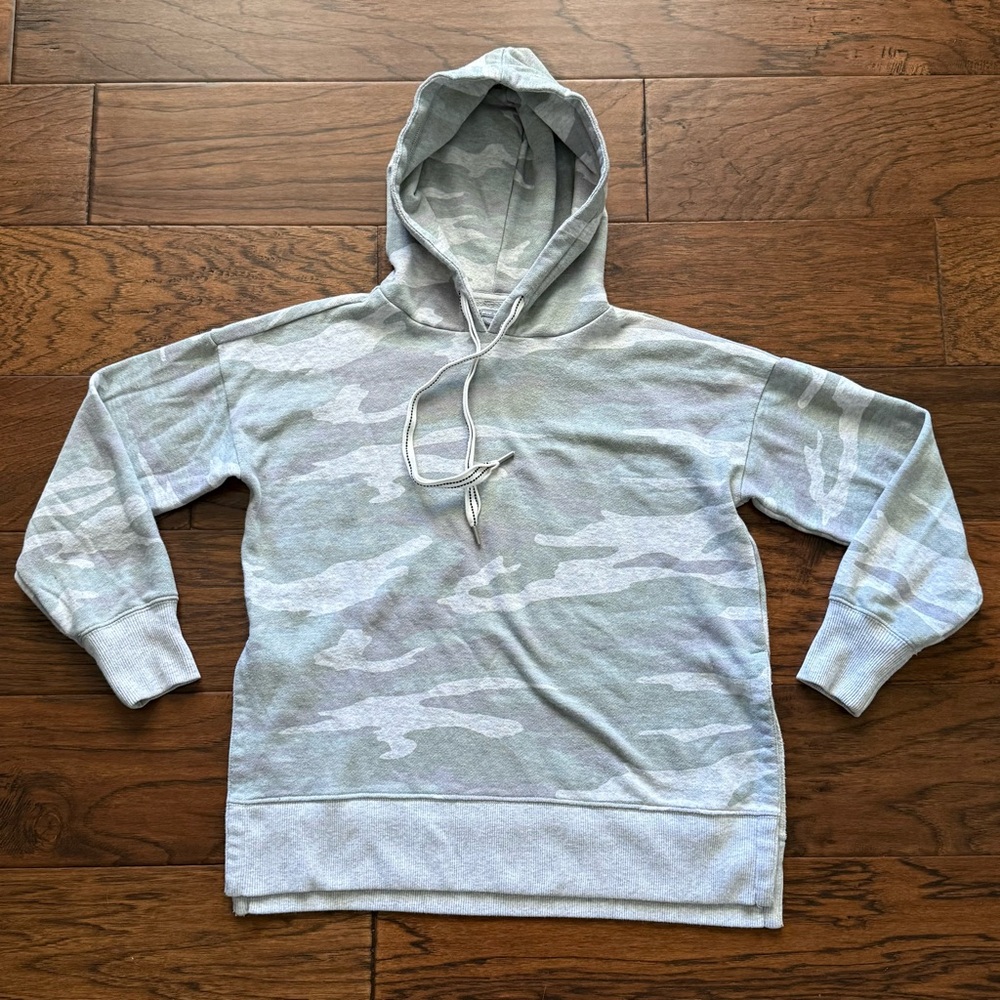Aerie Women's Size XS Gray Camouflage Ribbed Cuffs Pullover Hoodie Sweatshirt